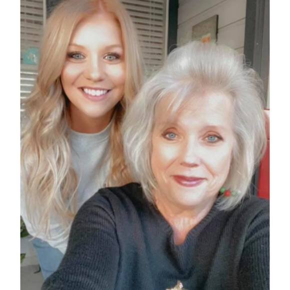 Profile Picture of Kelli Dailey (@kswdailey) on Poshmark