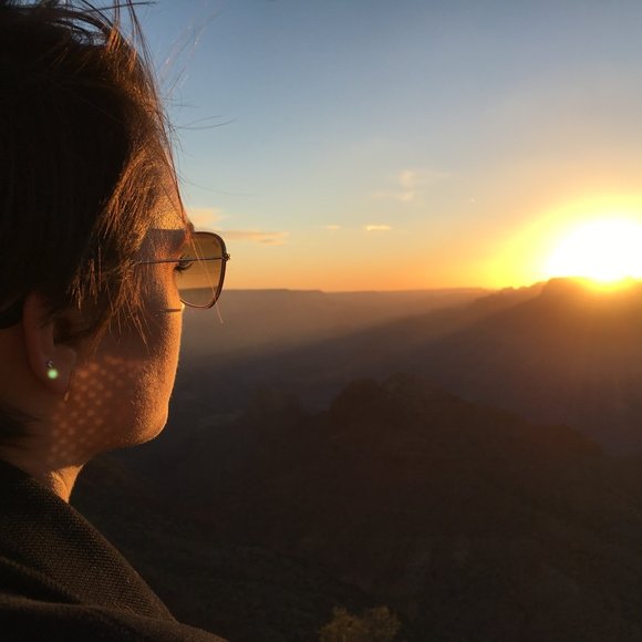 Profile Picture of Holly Rodakowski (@hollyrodakowski) on Poshmark