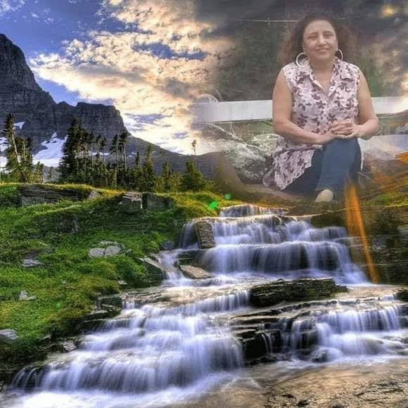 Profile Picture of Mirian López (@mirian1954) on Poshmark