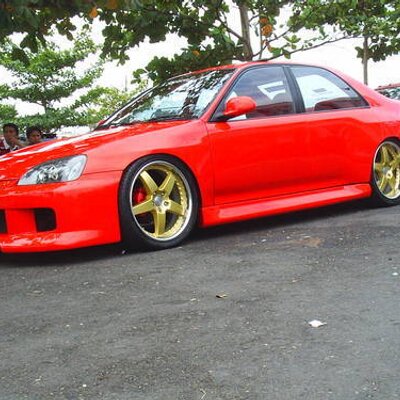 Profile Picture of B. Kunto Wibisono (@vwautofashion) on Twitter