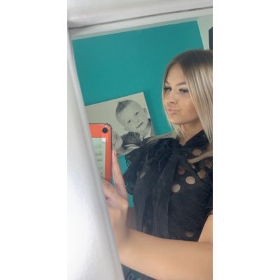 Profile Picture of Tori-Leigh Glover (@toriLeighglove1) on Twitter