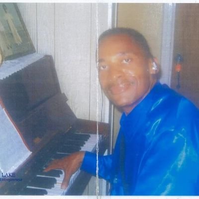 Profile Picture of Calvin Hodge Lake Of Lake Brothers Records (@HodgeLake) on Twitter