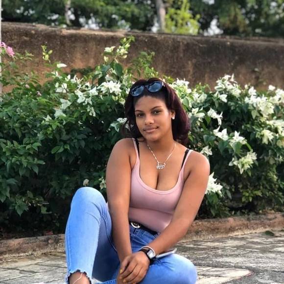 Profile Picture of Ashly Ramirez (@ashlyramirez938) on Poshmark