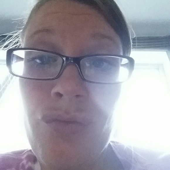 Tara Sobecki - Poshmark Profile Picture of Tara Sobecki (@tarasobecki) on Poshmark