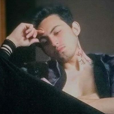 Profile Picture of Humberto Valentin (@MyCloudScarlett) on Twitter