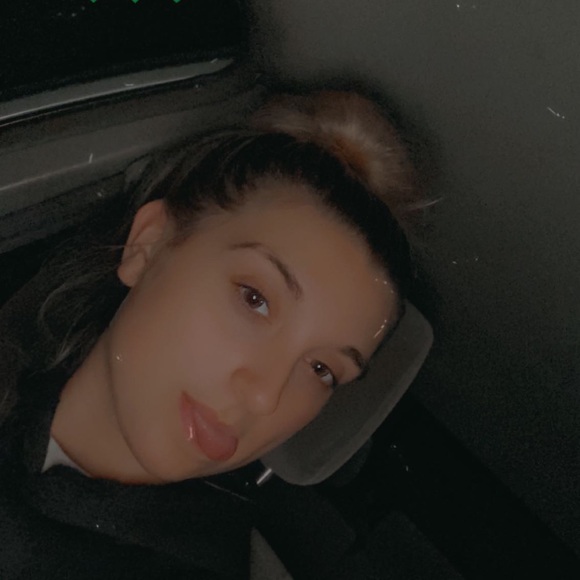 Profile Picture of Meghan Neels (@kayla_forget) on Poshmark