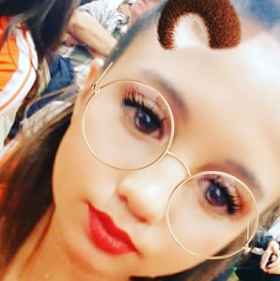 Profile Picture of Kelani Rodriguez (@kelanirodriguez) on Poshmark