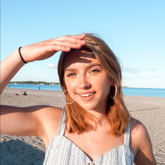 Profile Picture of Kassidy Wojtowicz (@kassidywojo) on Poshmark