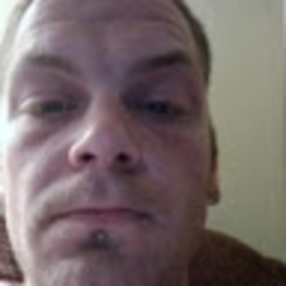 Profile Picture of Robert Krontz (@krontzrobert91) on Poshmark