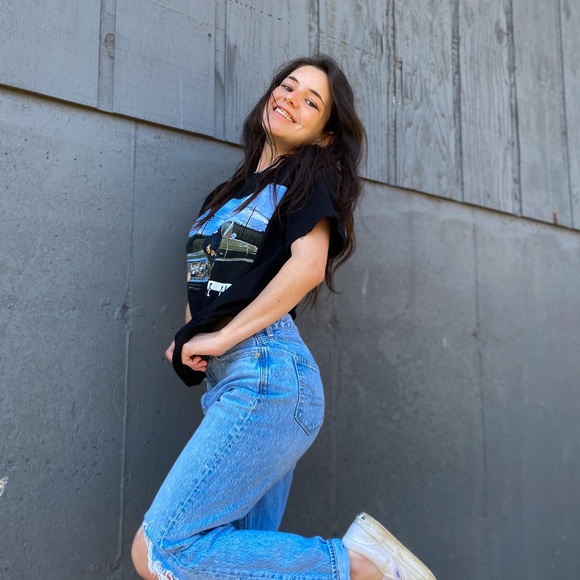 Profile Picture of Emma Cruts (@emmacruts) on Poshmark