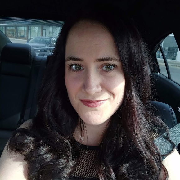 Profile Picture of Guylaine Robillard (@grobillard036) on Poshmark