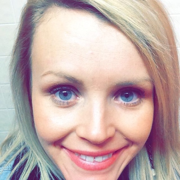 Profile Picture of Tia Cramblett (@tiamaria86) on Poshmark