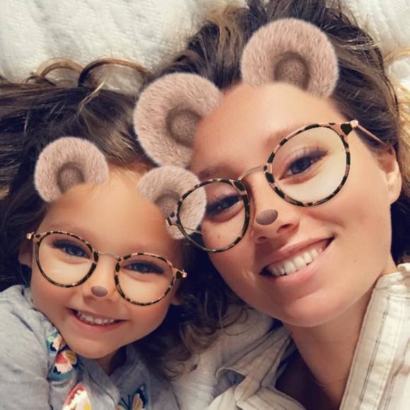 Profile Picture of Jesi Bloink (@jesi_bloink) on Poshmark