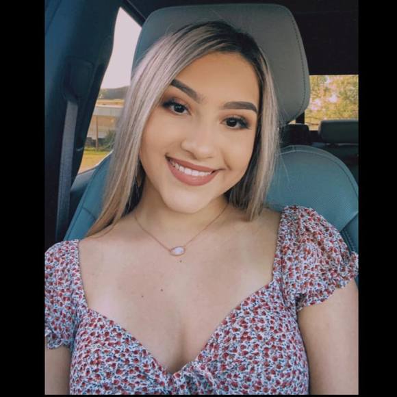 Profile Picture of Ruby Gaona (@rubygaona87) on Poshmark
