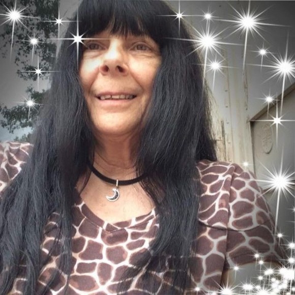 Profile Picture of Debbie Bernhard (@debbiebernhard) on Poshmark