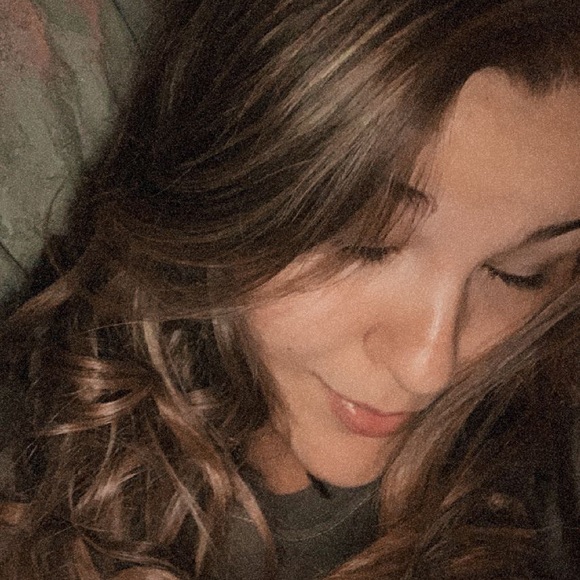 Profile Picture of Ella Lerum (@robbienobles71) on Poshmark