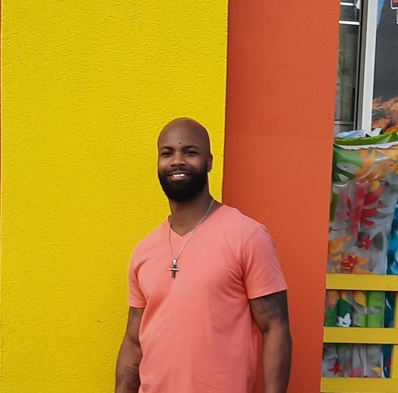 Profile Picture of Raymond Starks (@rstarks55) on Poshmark