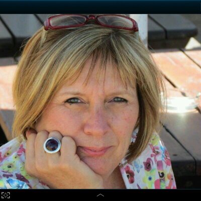 Profile Picture of Tina Gough (@PhoneTina) on Twitter