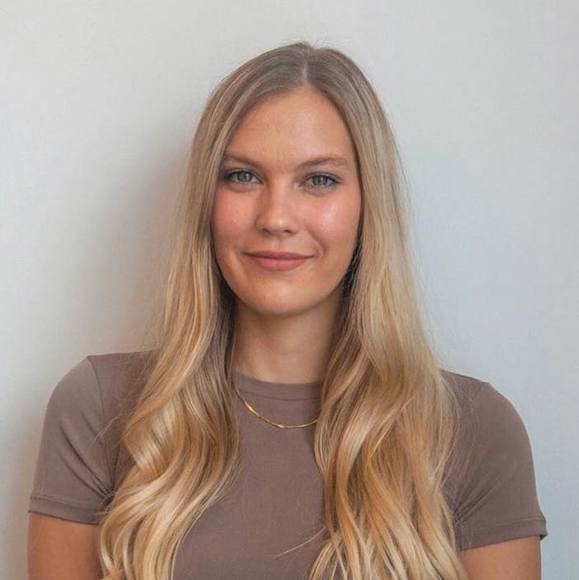 Profile Picture of Clarissa Huisman (@clariss1149) on Poshmark