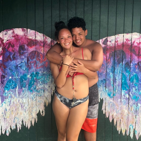 Profile Picture of Lorin Lacuesta (@lorlacuesta) on Poshmark