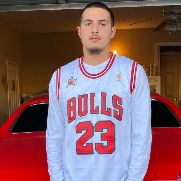 Profile Picture of Saleh Mahmoud (@saleh24) on Poshmark