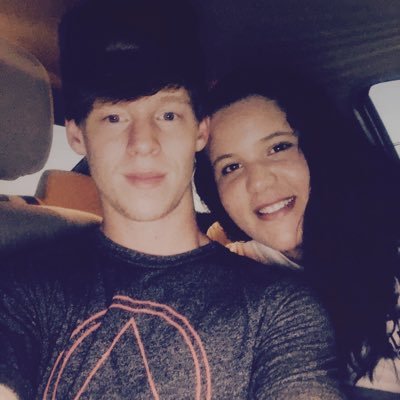 Profile Picture of Aubree Leigh Moore (@babybree18) on Twitter