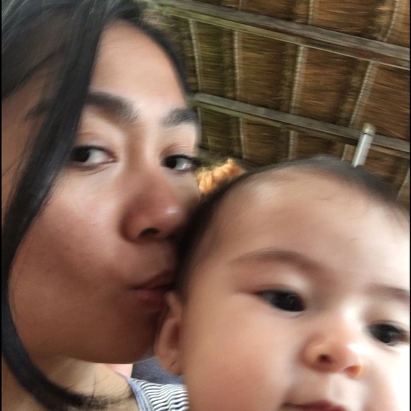 Profile Picture of Heather Denigris (@heatherdeni) on Poshmark