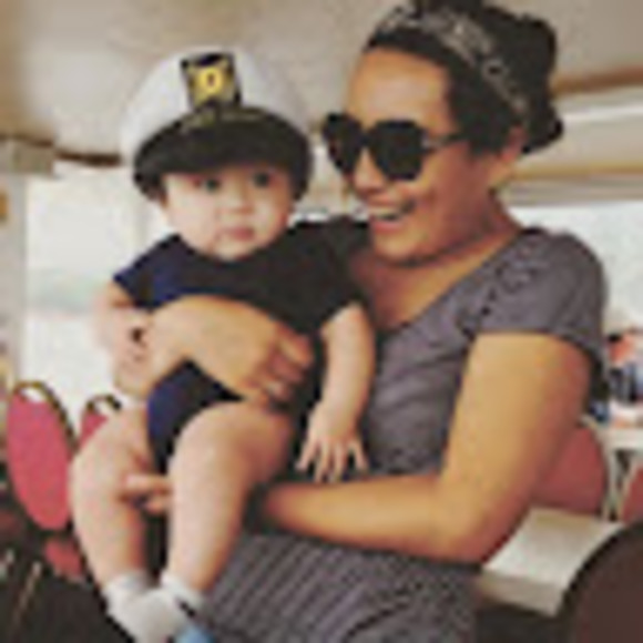 Profile Picture of Mymy Z (@myrazhinin) on Poshmark