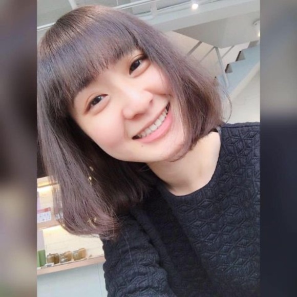 Profile Picture of Ivy Lu (@kikivy) on Poshmark