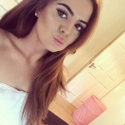 Profile Picture of Tiffany Hood (@TiffanyHoodx) on Twitter