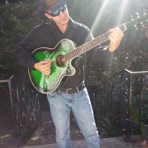 Profile Picture of Tom Hebert (@djenduro) on Twitter