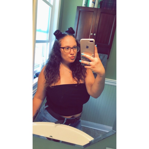 Profile Picture of Rachael Viggiani (@raacchhxo) on Poshmark