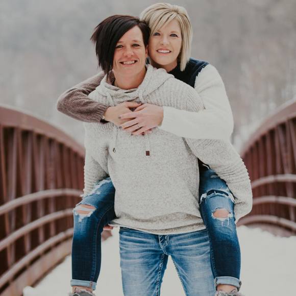 Profile Picture of Danielle Shay (@danisue2007) on Poshmark