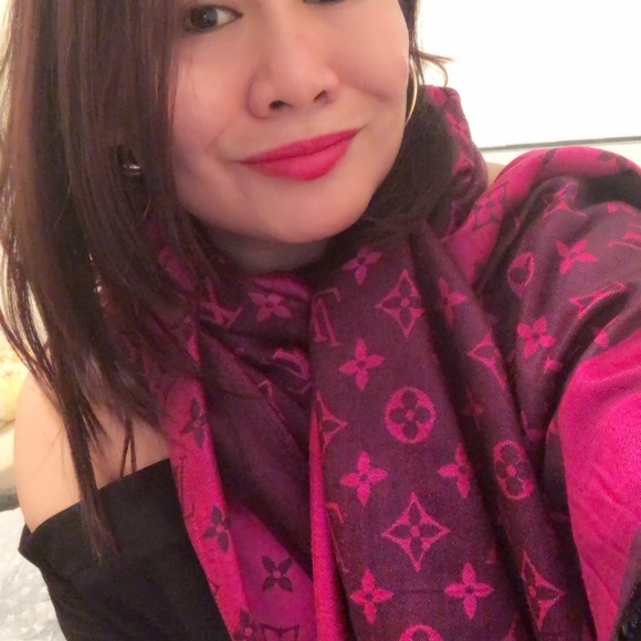 Profile Picture of Miemie Labucay (@miekari71) on Poshmark