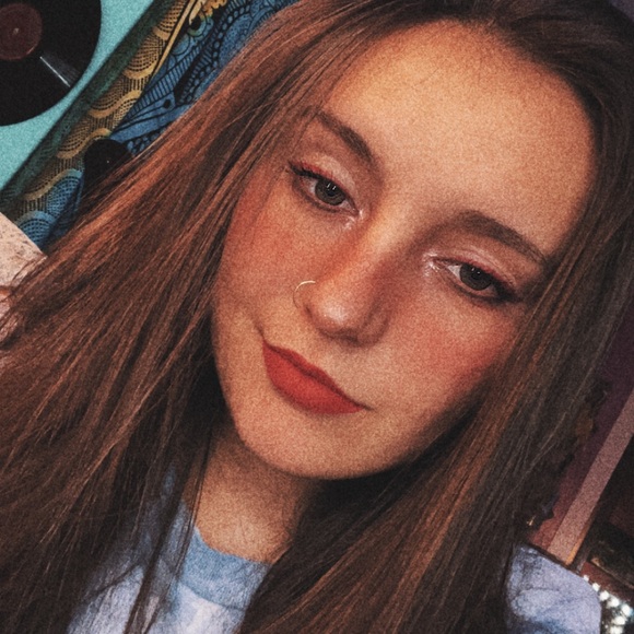 Profile Picture of Zoe Grissinger (@zgriss6023) on Poshmark