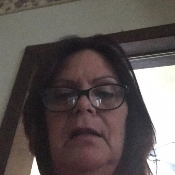 Profile Picture of Kellie Winstead (@kellyriro) on Poshmark