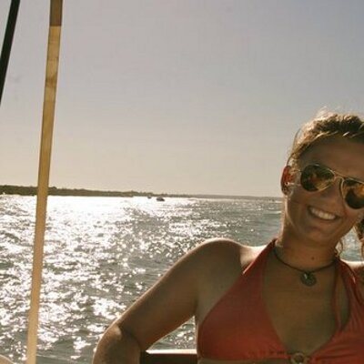 Profile Picture of Cristina Aguirre (@crisaguirre24) on Twitter