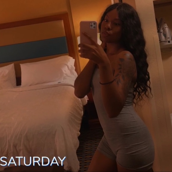 Profile Picture of Tytiana Mellette (@tytianamellette) on Poshmark