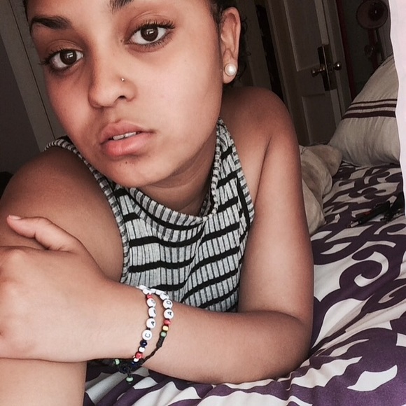 Profile Picture of Adamary Silva (@adamary) on Poshmark