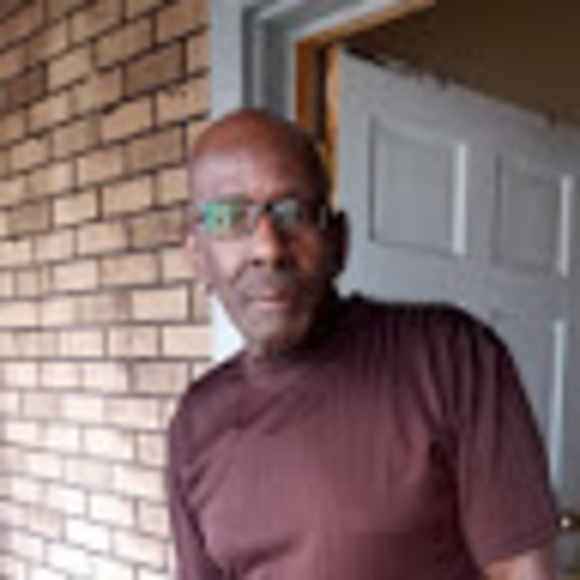 Profile Picture of David Warff (@biddy965) on Poshmark