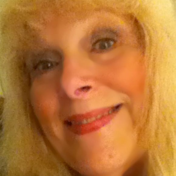 Profile Photo of Barbara Andrews (@lionyno) on Poshmark