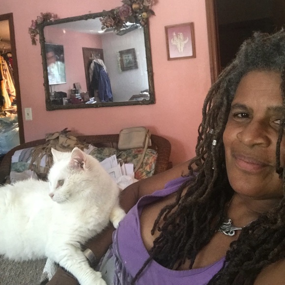 Profile Picture of Rosa Campbell (@divinelotus) on Poshmark