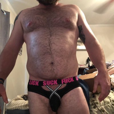 Profile Picture of ChrisTheBearBottom (@chris43262602) on Twitter