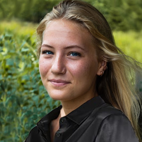 Justine Czerwinski - Poshmark Profile Picture of Justine Czerwinski (@justineczer) on Poshmark