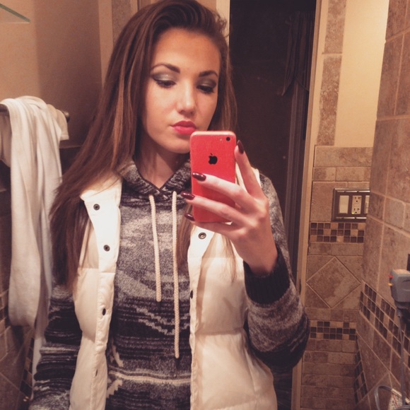 Profile Picture of Brittany Sielski (@bsielski3) on Poshmark