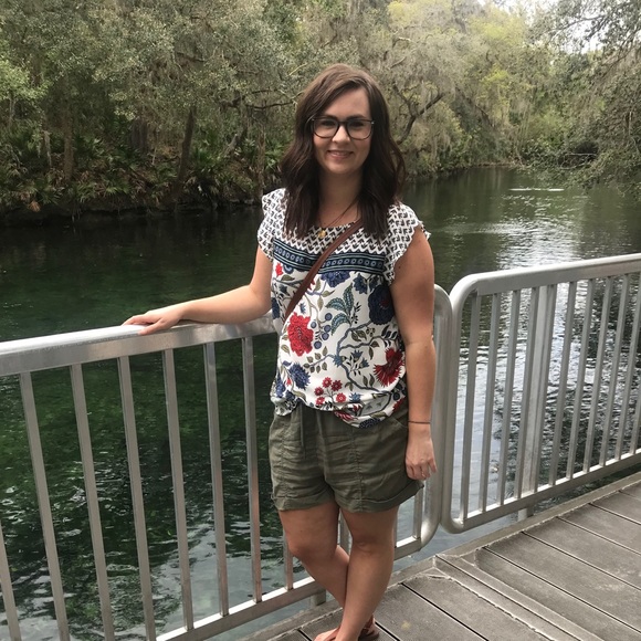Profile Picture of Meagan Thompson (@meggerst13) on Poshmark