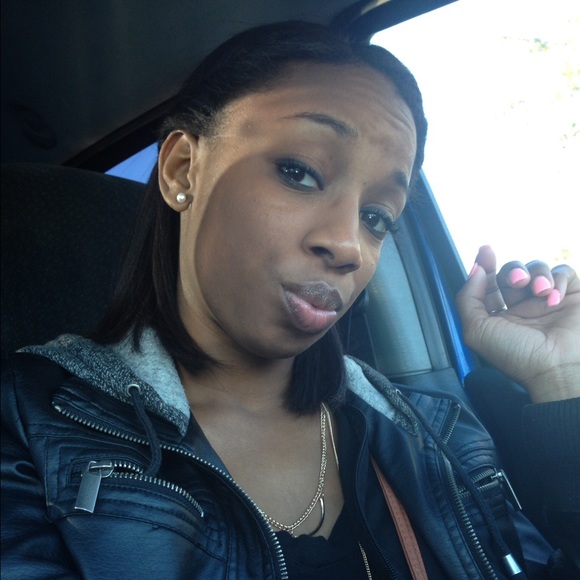 Profile Picture of Lashaye Roberts (@lashaye_90) on Poshmark