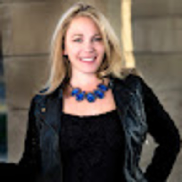 Profile Picture of Libby Pollack (@lplive) on Poshmark