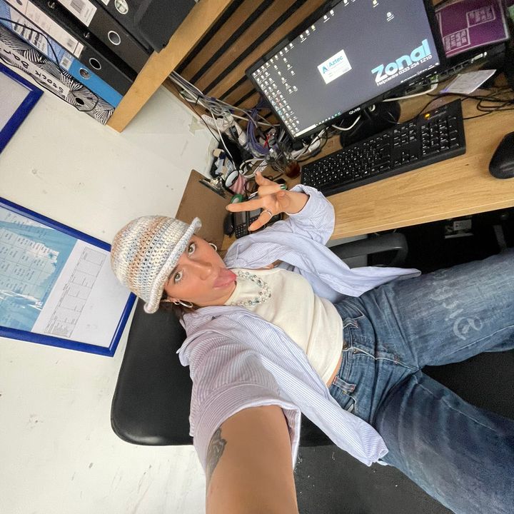 Profile Picture of Annie hehe (@@annieeeelliotttt) on Tiktok