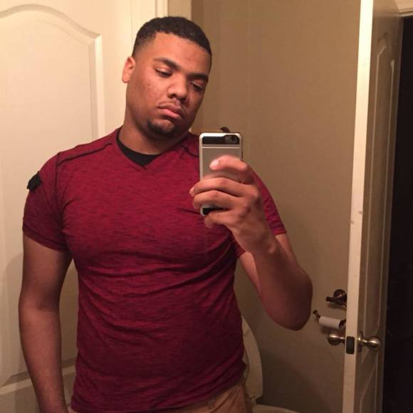 Profile Picture of Aaron Mcbride (@aaron_37) on Poshmark